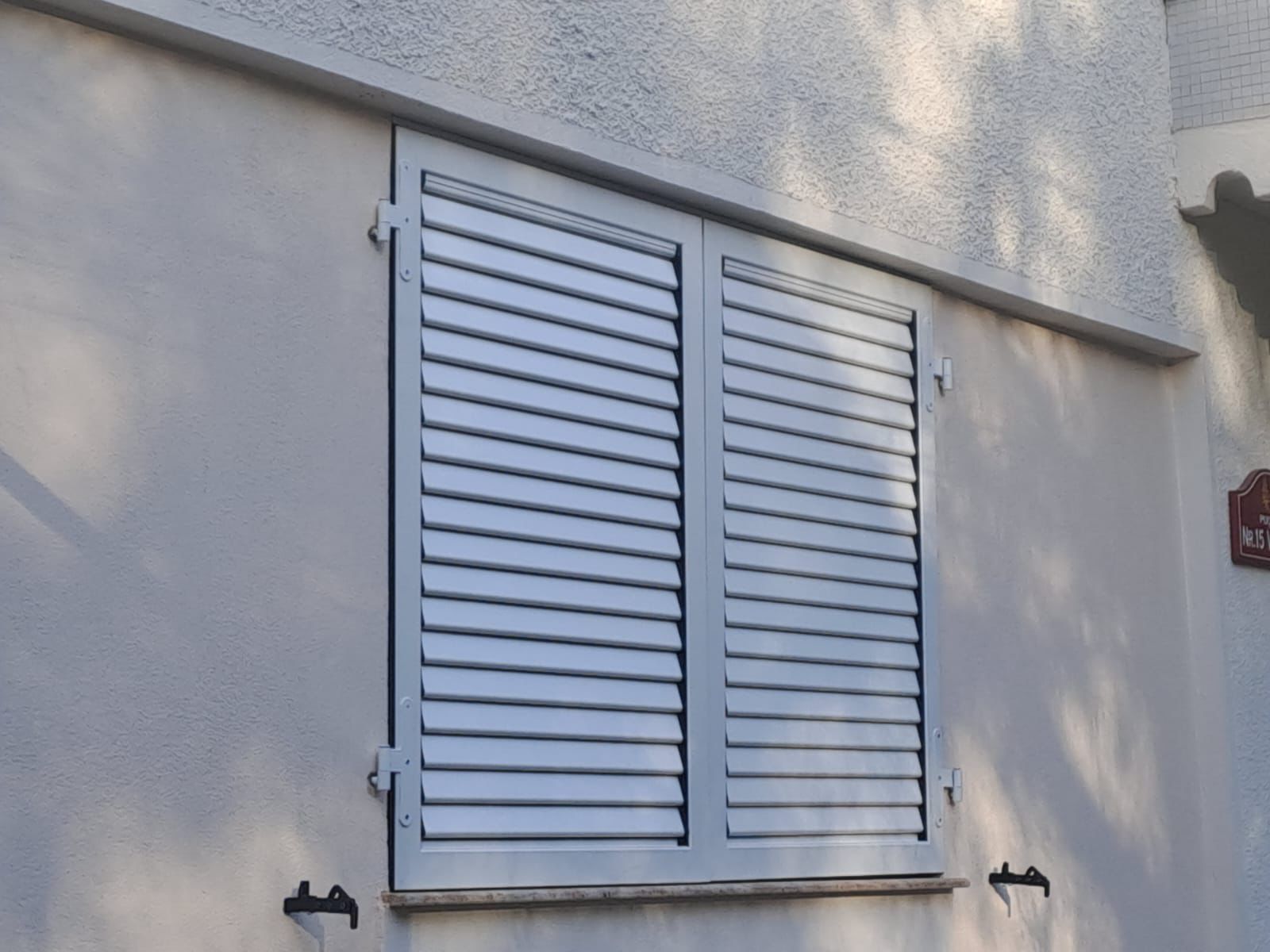 Obloane cu lamele fixe din aluminiu